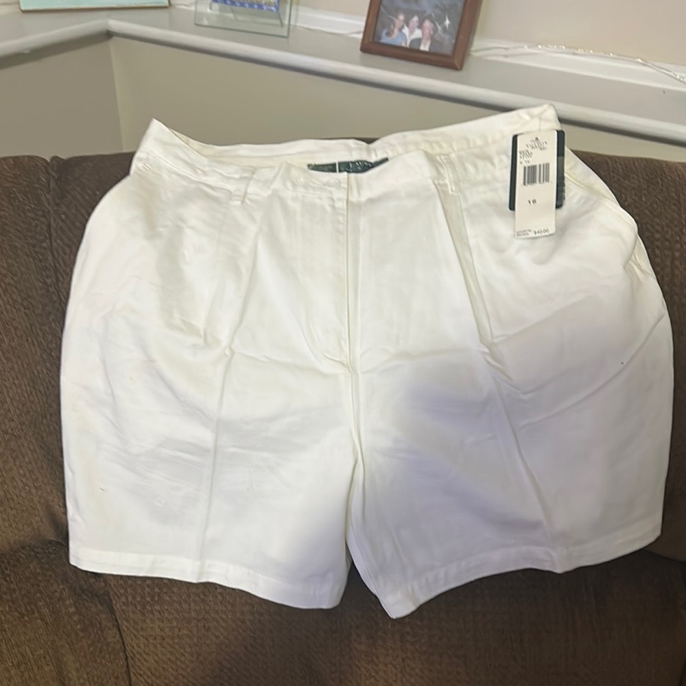 Ralph Lauren White Bermuda Shorts Classic Pleated Design